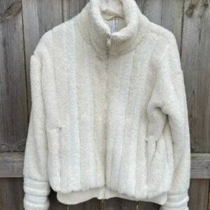 Athleta Jacket Sherpa Faux Fur Cream Medium Full Zip Coat Winter Warm Soft Fuzzy